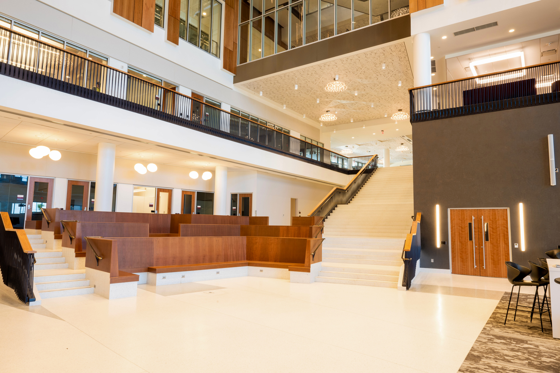 LH Trading Room-3x2.jpg