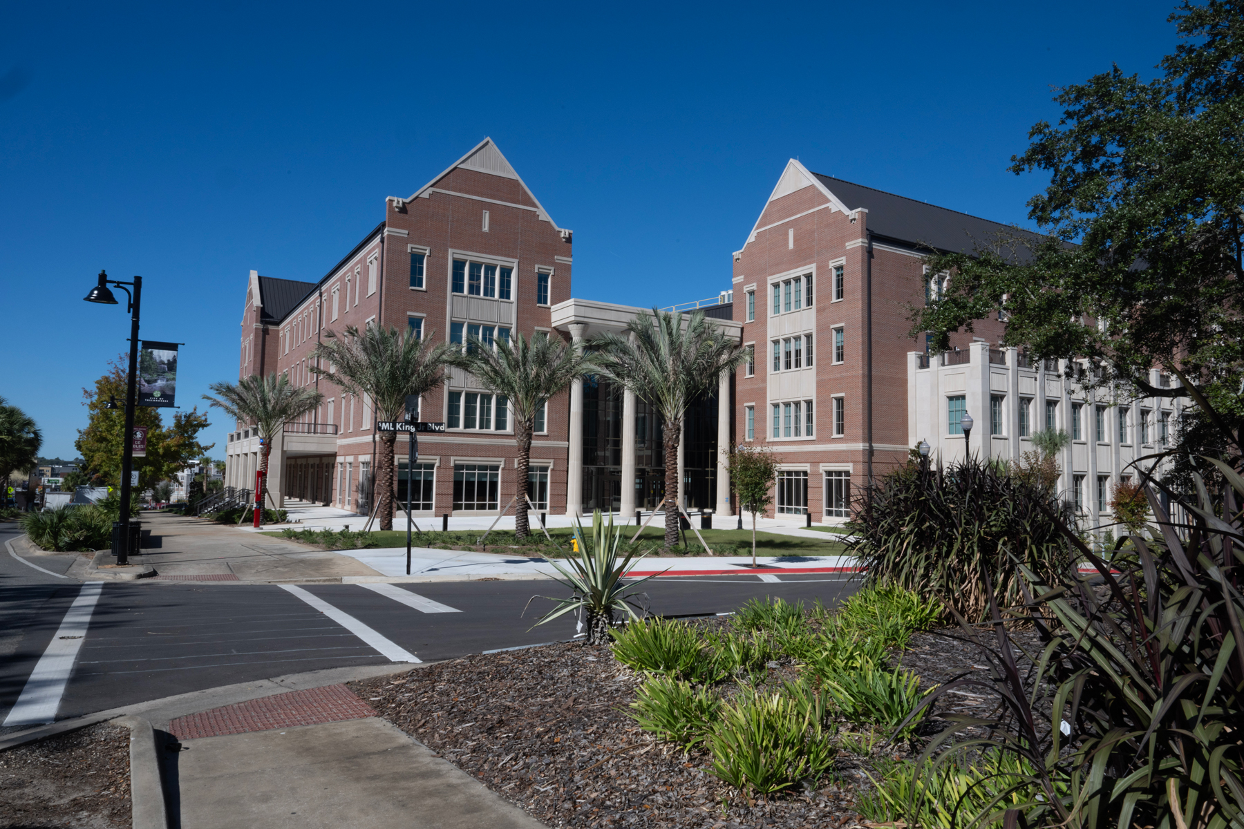 LH SE Gateway Entrance-3x2.jpg